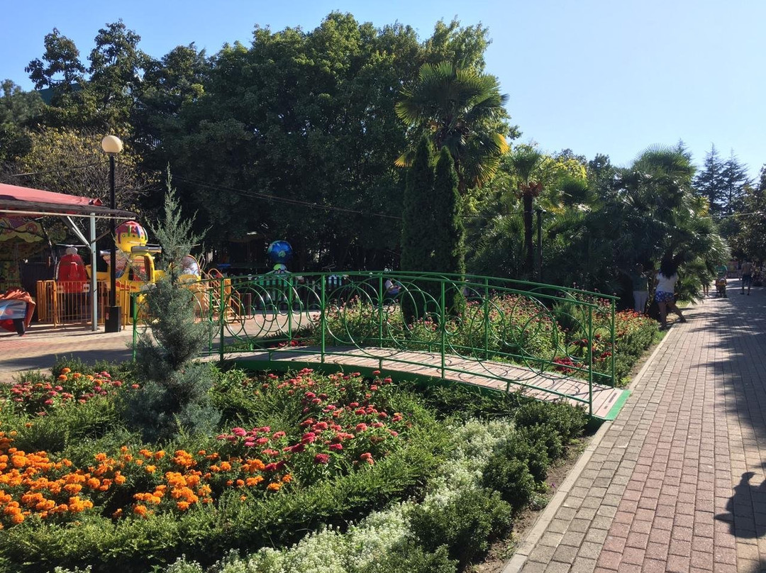 Lazarevsky Recreation Park景点图片