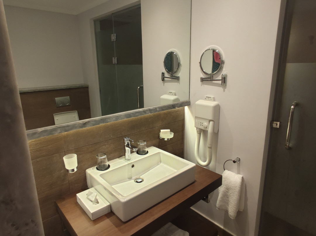 Movenpick Resort & Golf Einbay主图