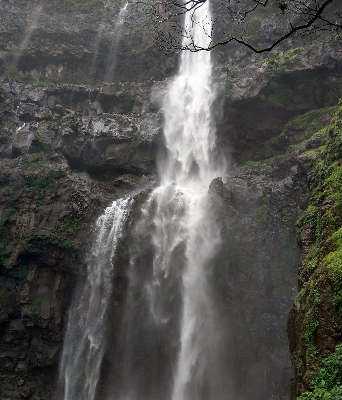 Ozarde Waterfall景点图片