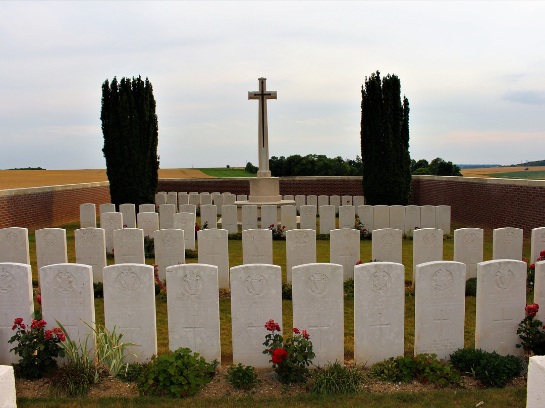 Rancourt Military Cemetery景点图片