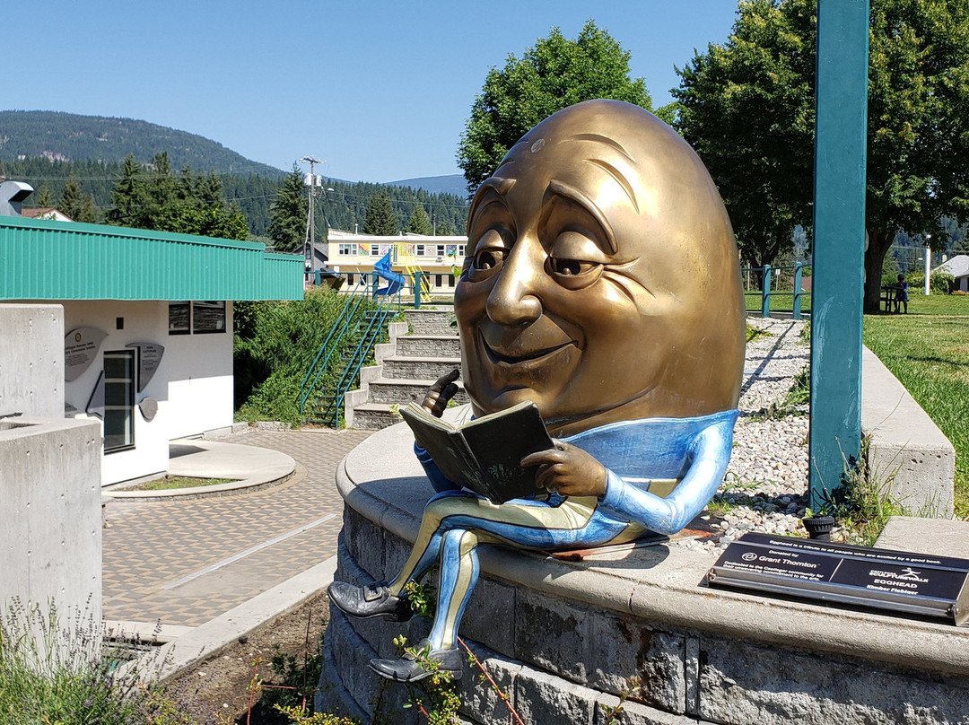 Castlegar Sculpturewalk景点图片