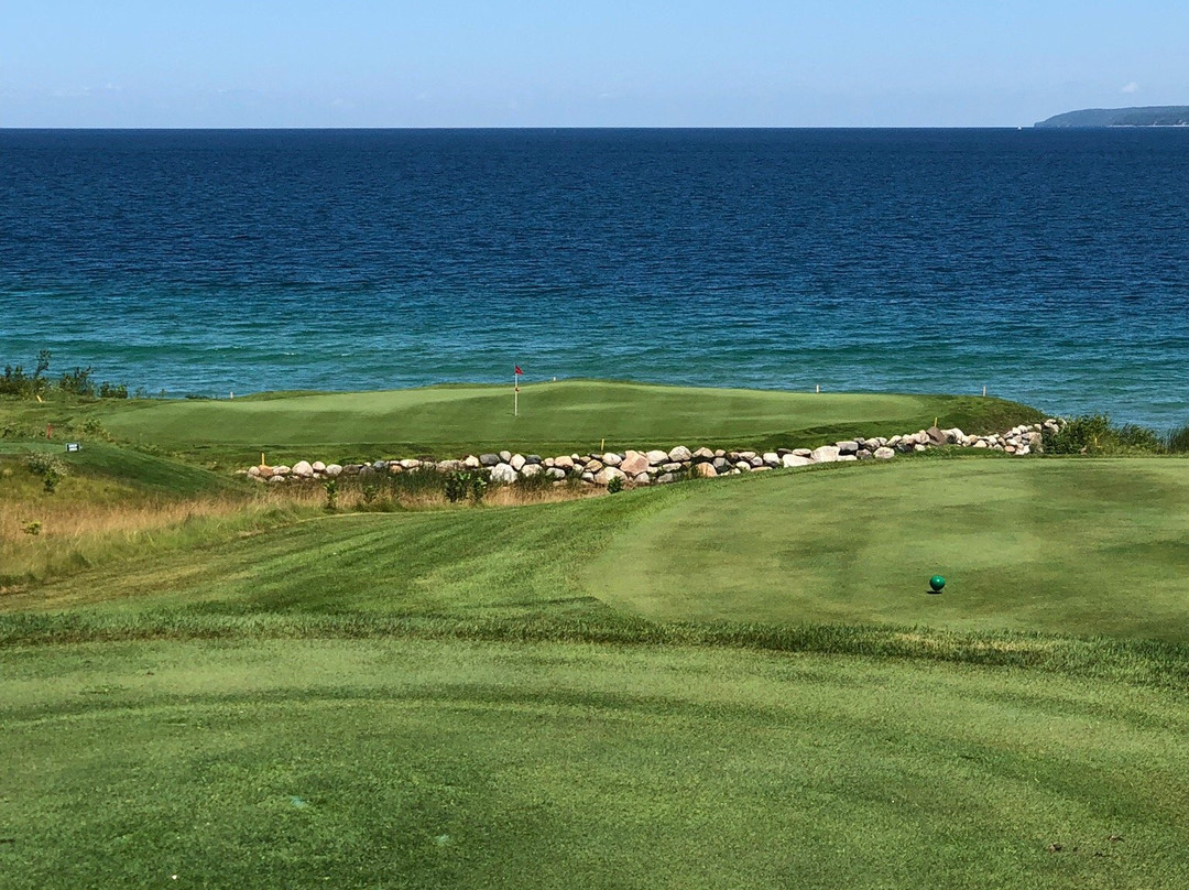 Bay Harbor Golf Club-皮托斯基必去景点