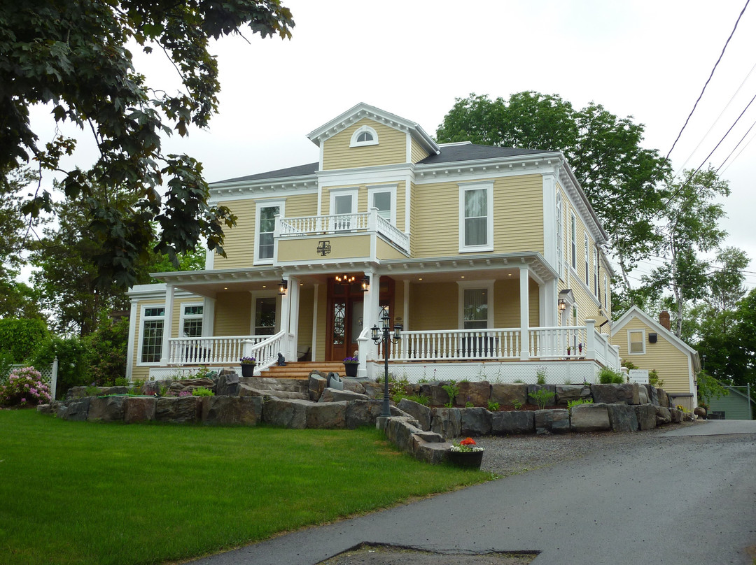 Tattingstone Inn主图