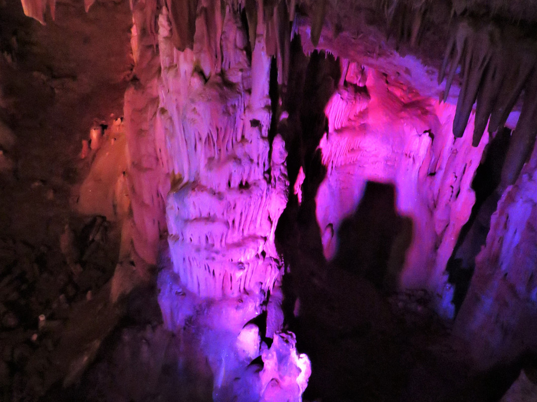 Sfentoni Cave景点图片