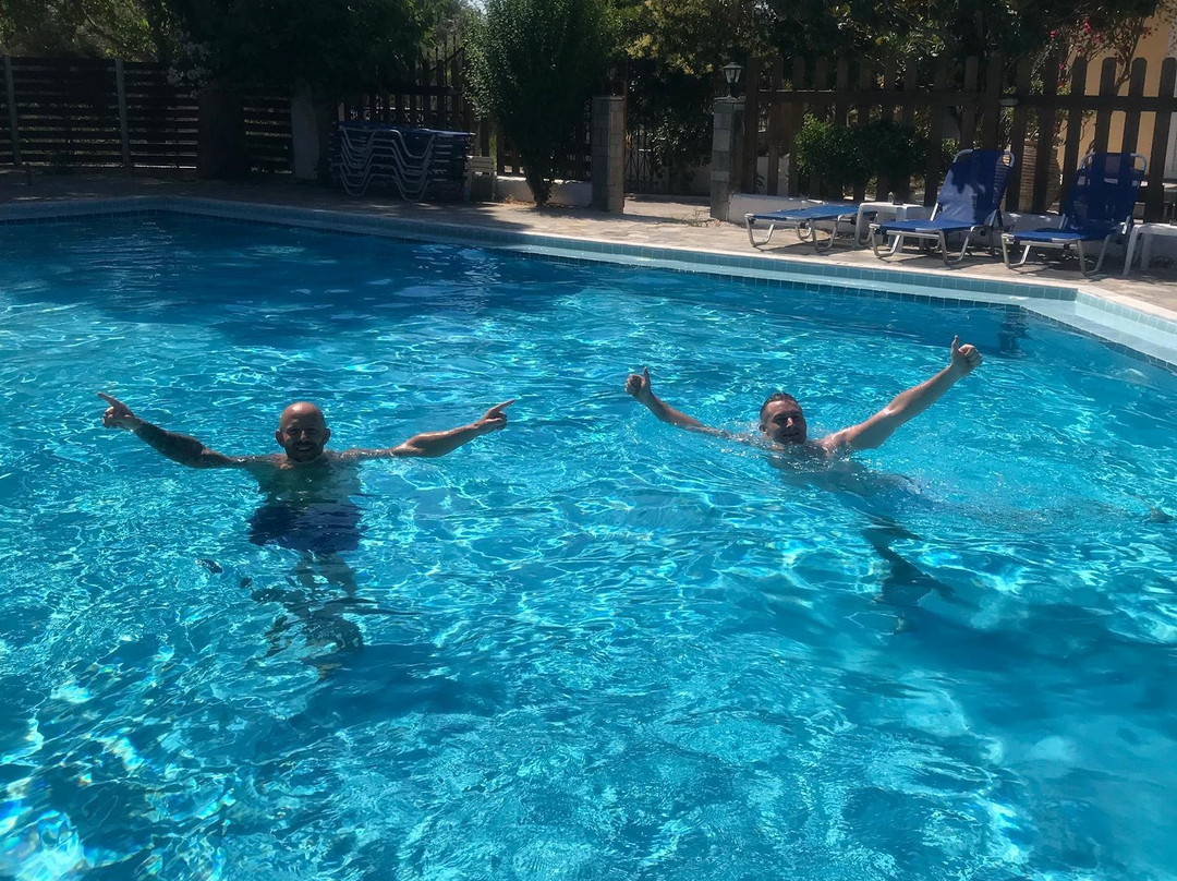 Splash Pool Bar主图