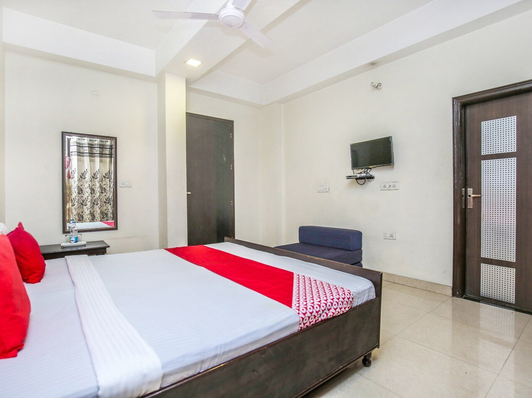 OYO 24978 Maryada Hotel主图