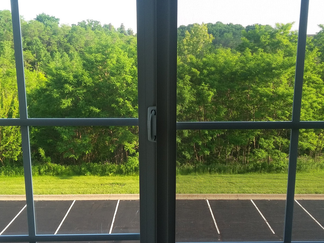 Irish Cottage Inn & Suites主图