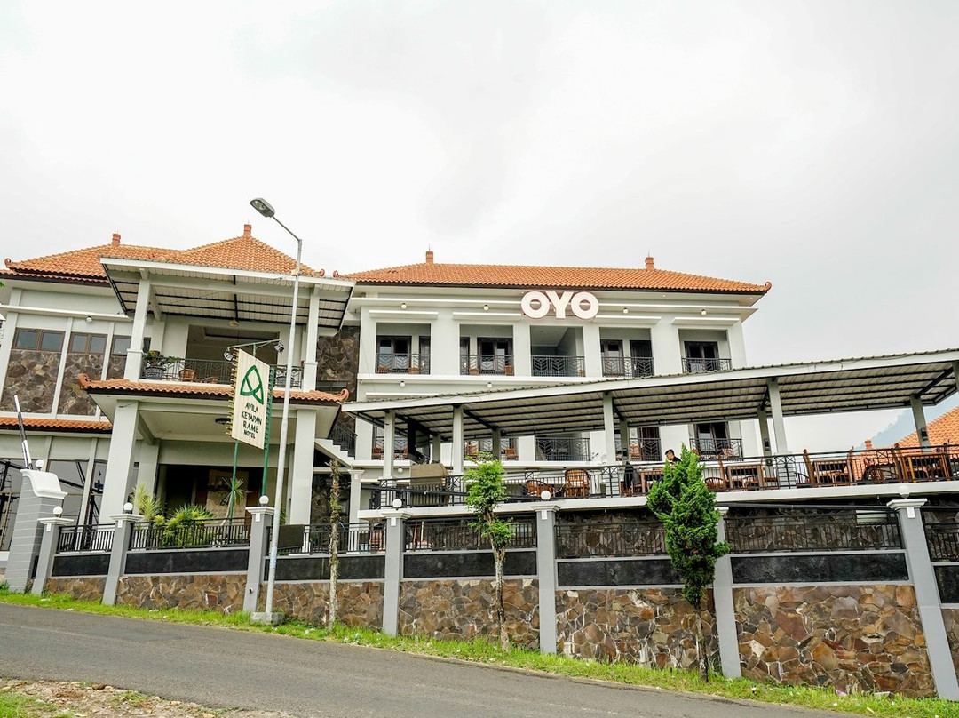 Avila Ketapan Rame Hotel主图