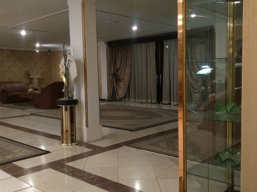 Aryo Barzan Hotel主图