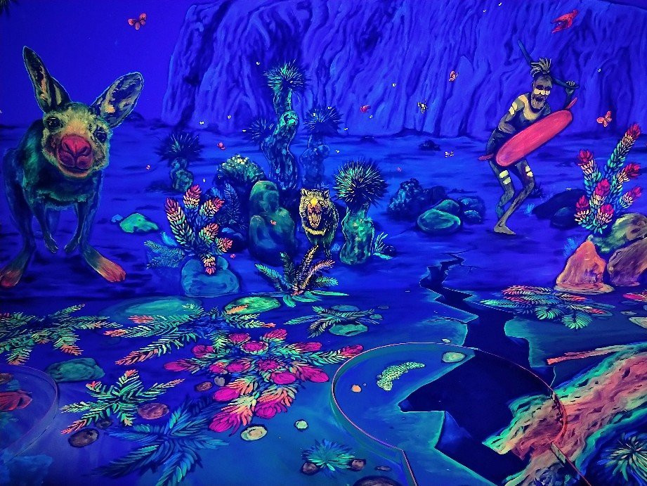 Coogee旅游景点-Glowing Rooms 3D Mini Golf, VR Escape Rooms & more