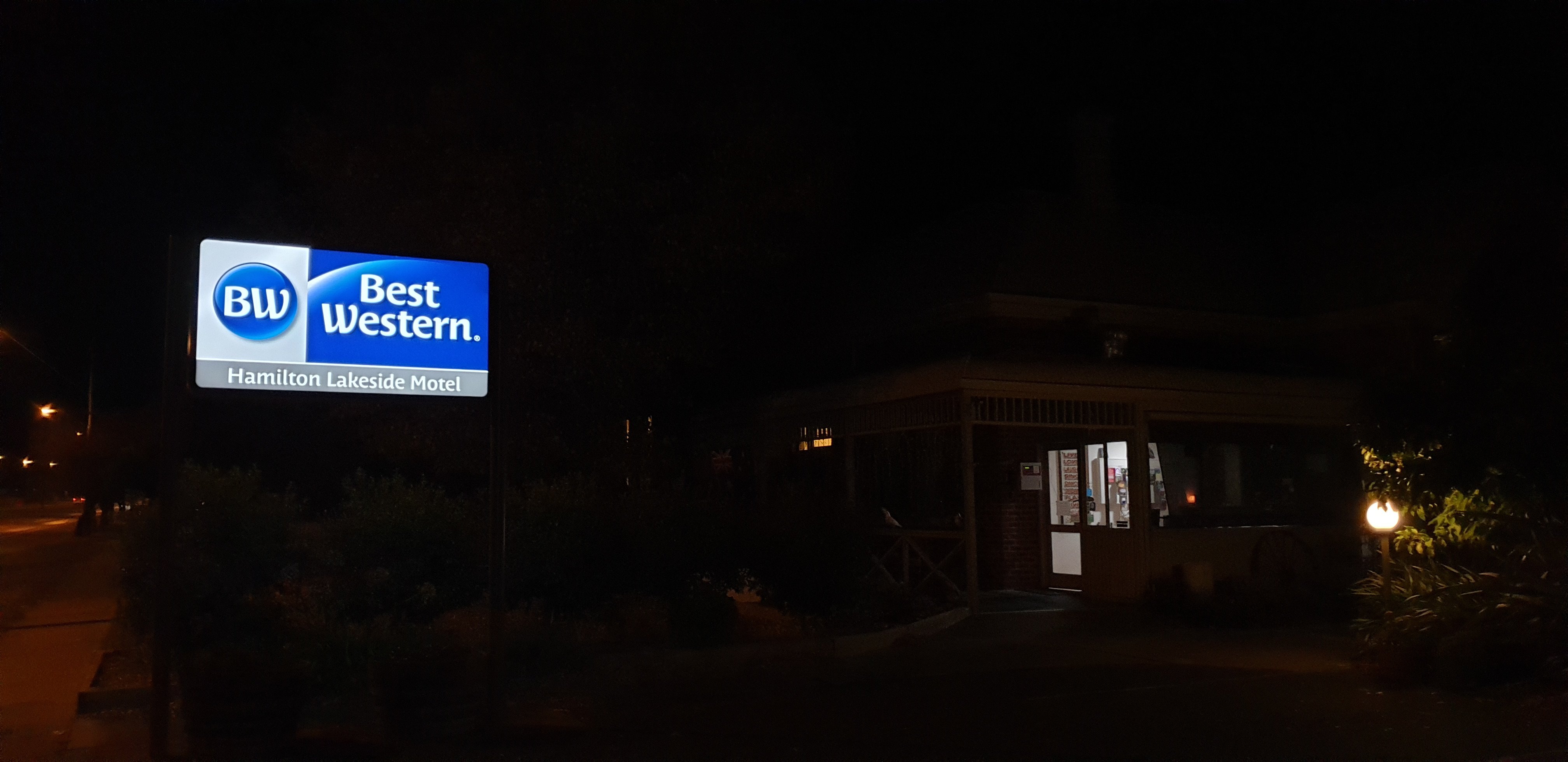 Hamilton Lakeside Motel-浴室