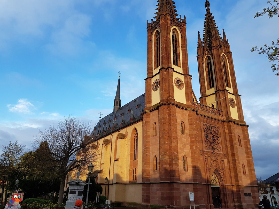 Rheingauer Dom Pfarrkirche Heilig Kreuz-盖森海姆必去景点