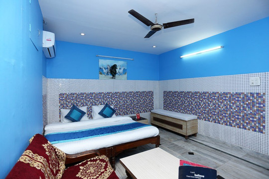 OYO 9044 Hotel Yatrik主图