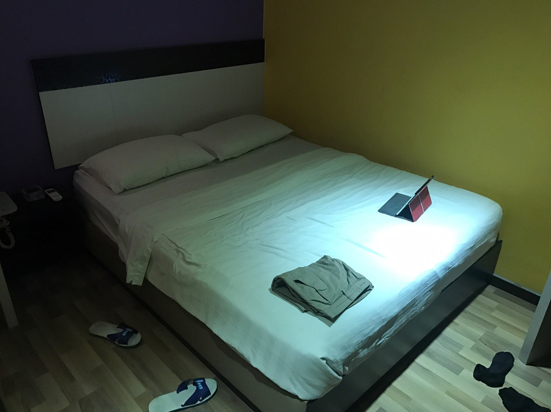 Tangga Batu酒店住宿-e 酒店