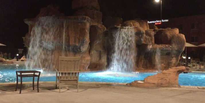 Fairfield Inn & Suites Moab-泳池