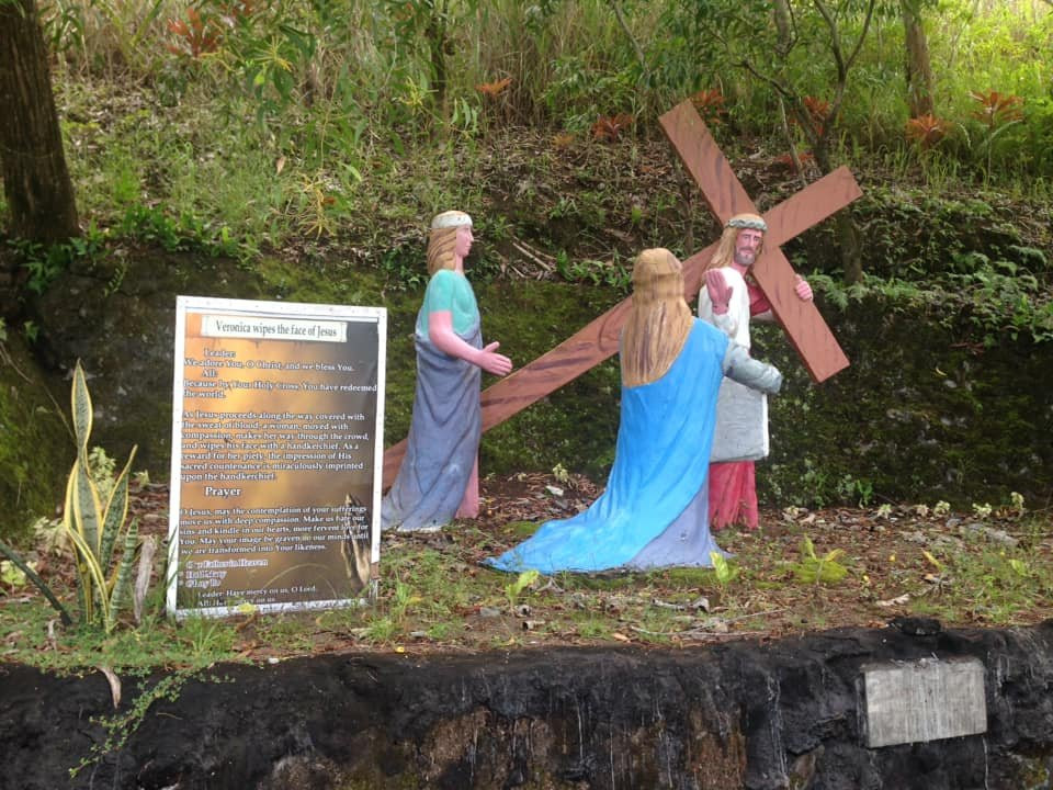 Walkway to the Old Volcano and Via Cruces-曼巴豪必去景点