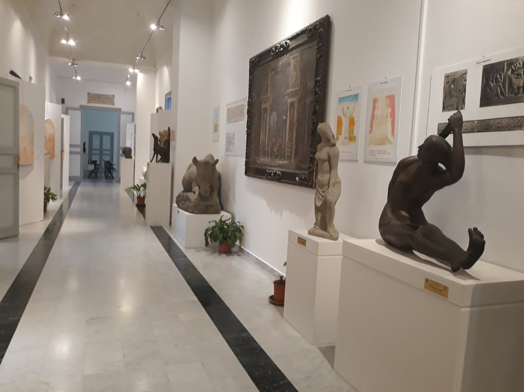 Palazzo Della Cultura-莫迪卡必去景点