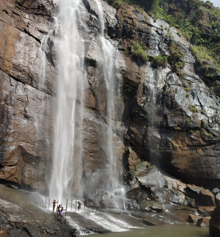 Agaya Gangai Waterfalls景点图片