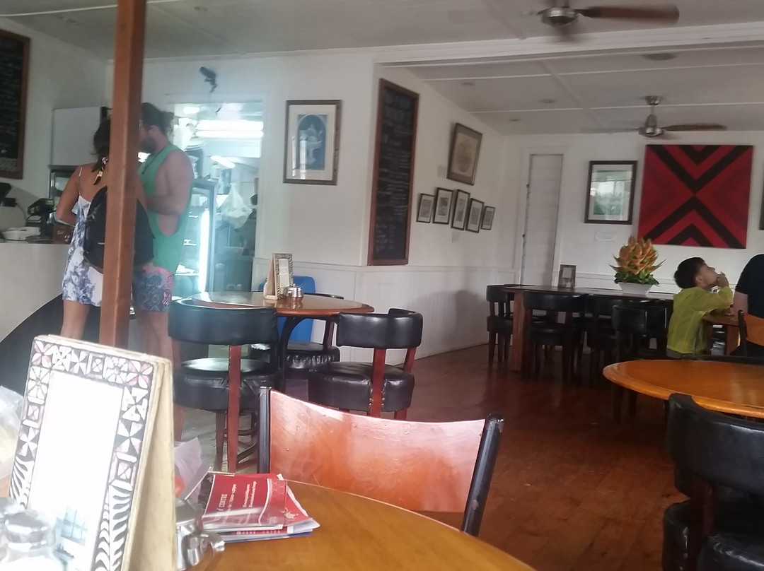 Friends Tourist Center-努库阿洛法必去景点