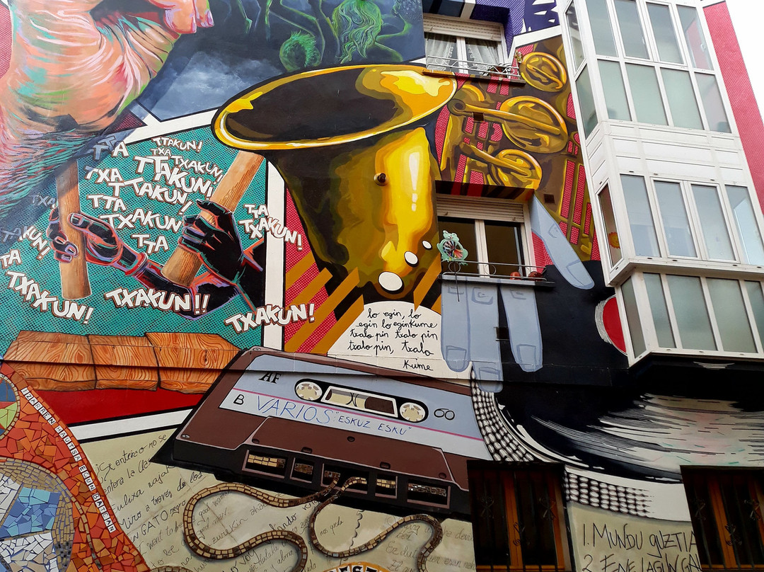 Mural Eskuz-Esku Cultura景点图片