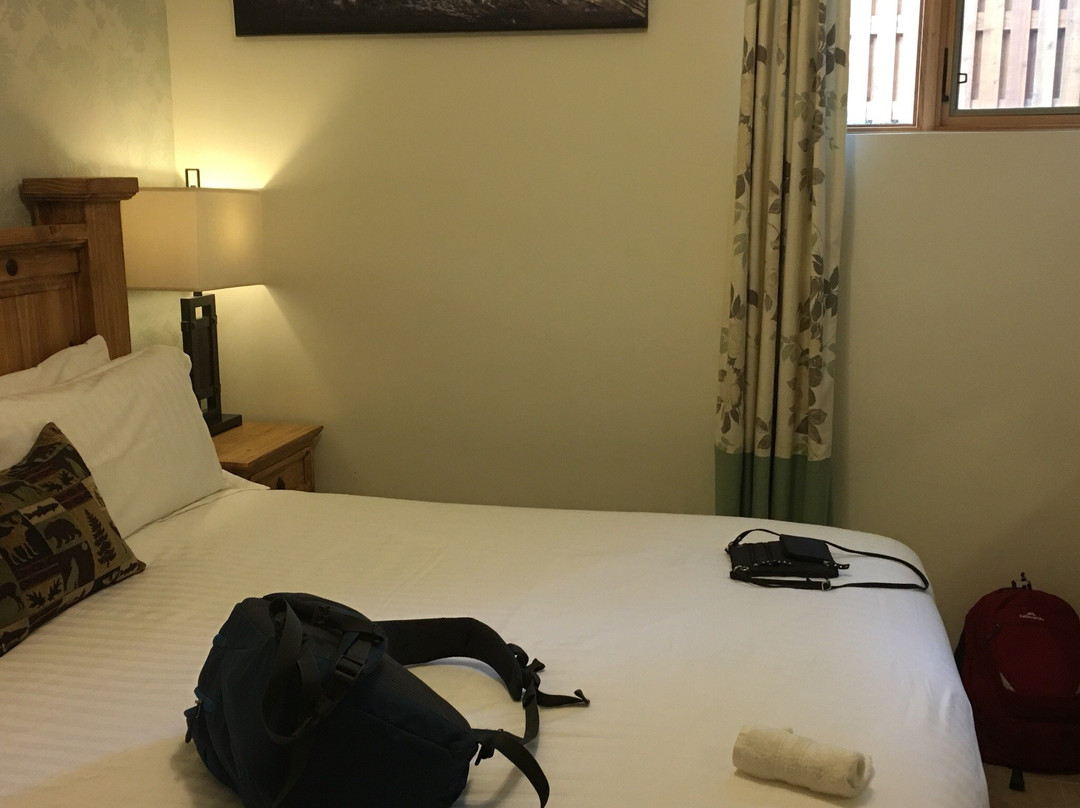 峡谷岭旅馆主图