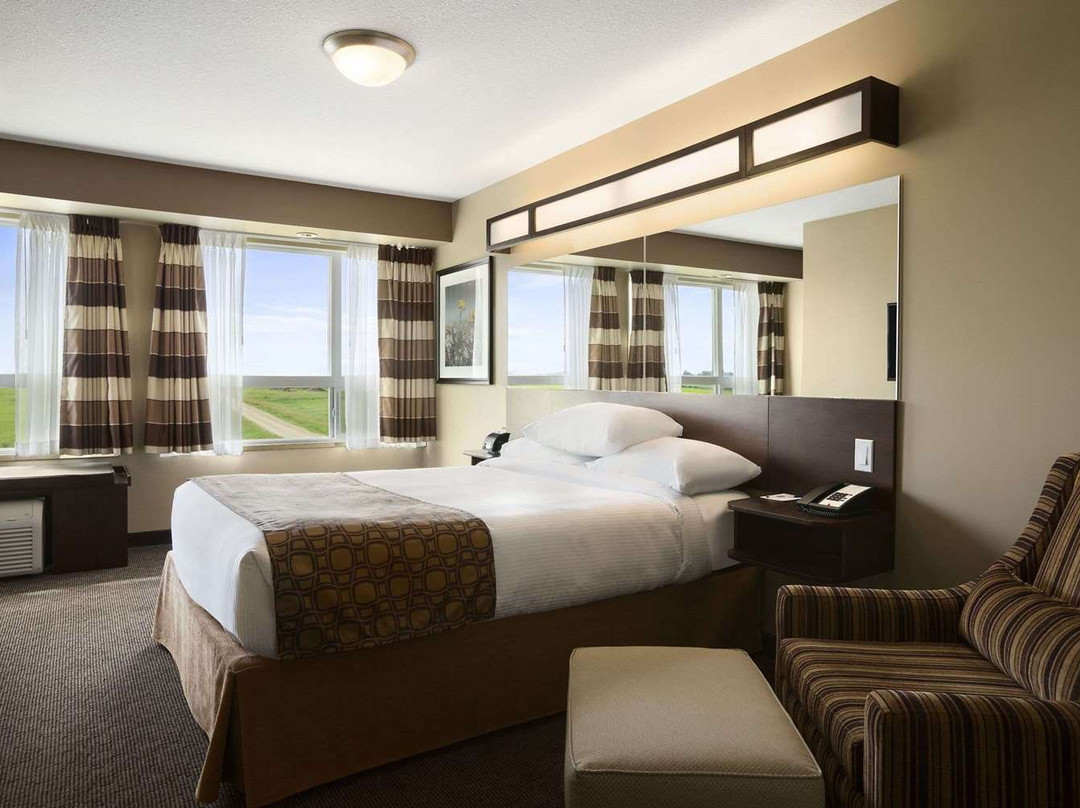 Microtel Inn & Suites by Wyndham Weyburn主图