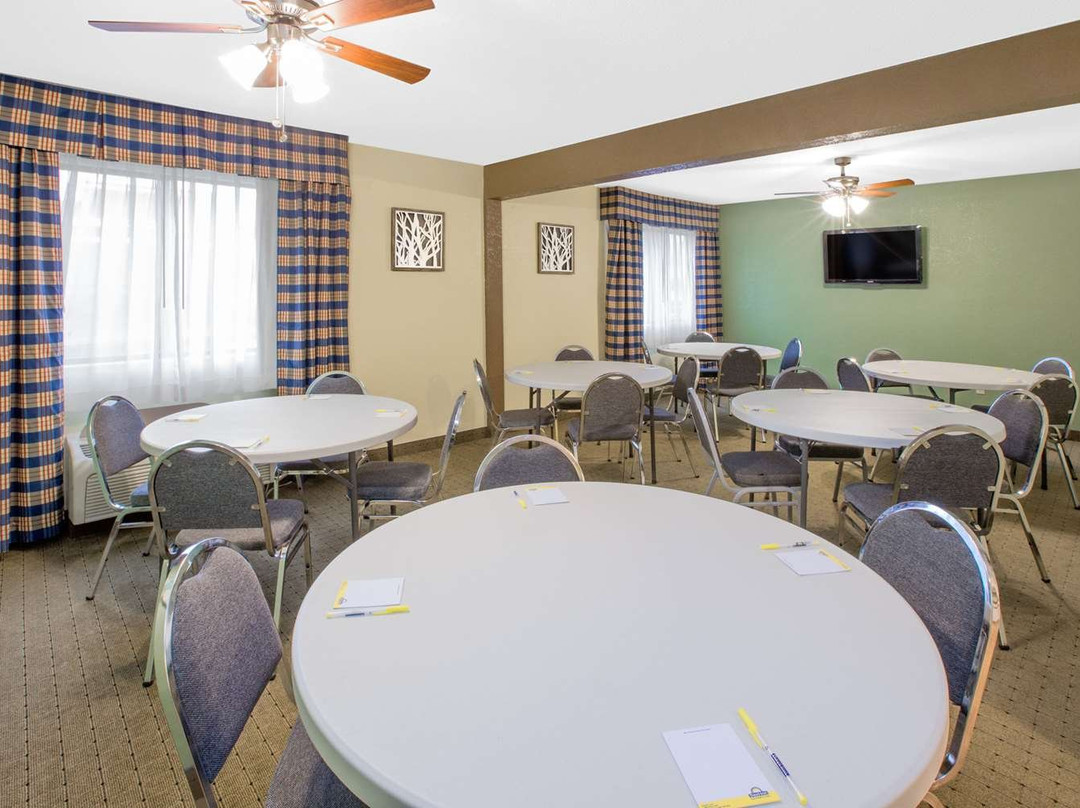 Days Inn by Wyndham Hillsdale主图