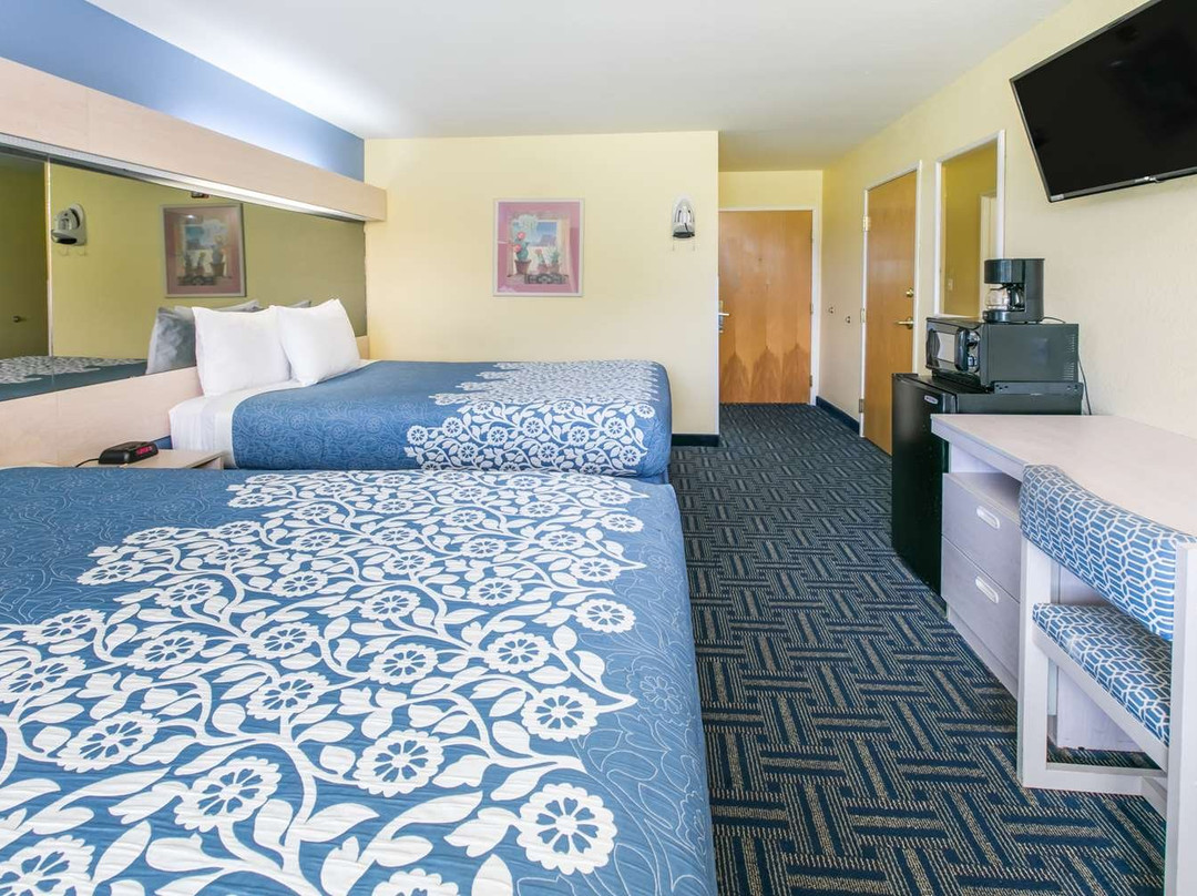 Days Inn & Suites by Wyndham Pryor主图