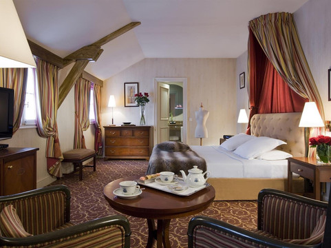 多布松酒店主图