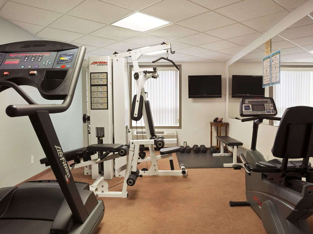 Super 8 by Wyndham Whitecourt主图