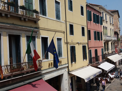 阿杜阿酒店主图