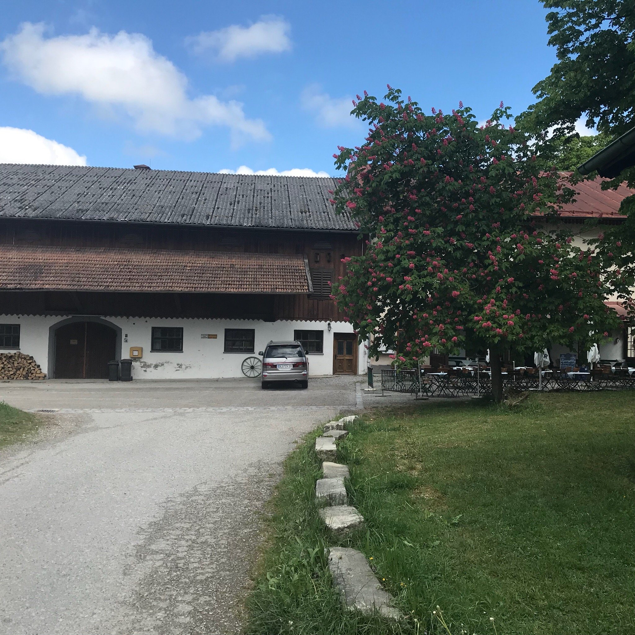 Schlossgaststatte Hohenberg-官方