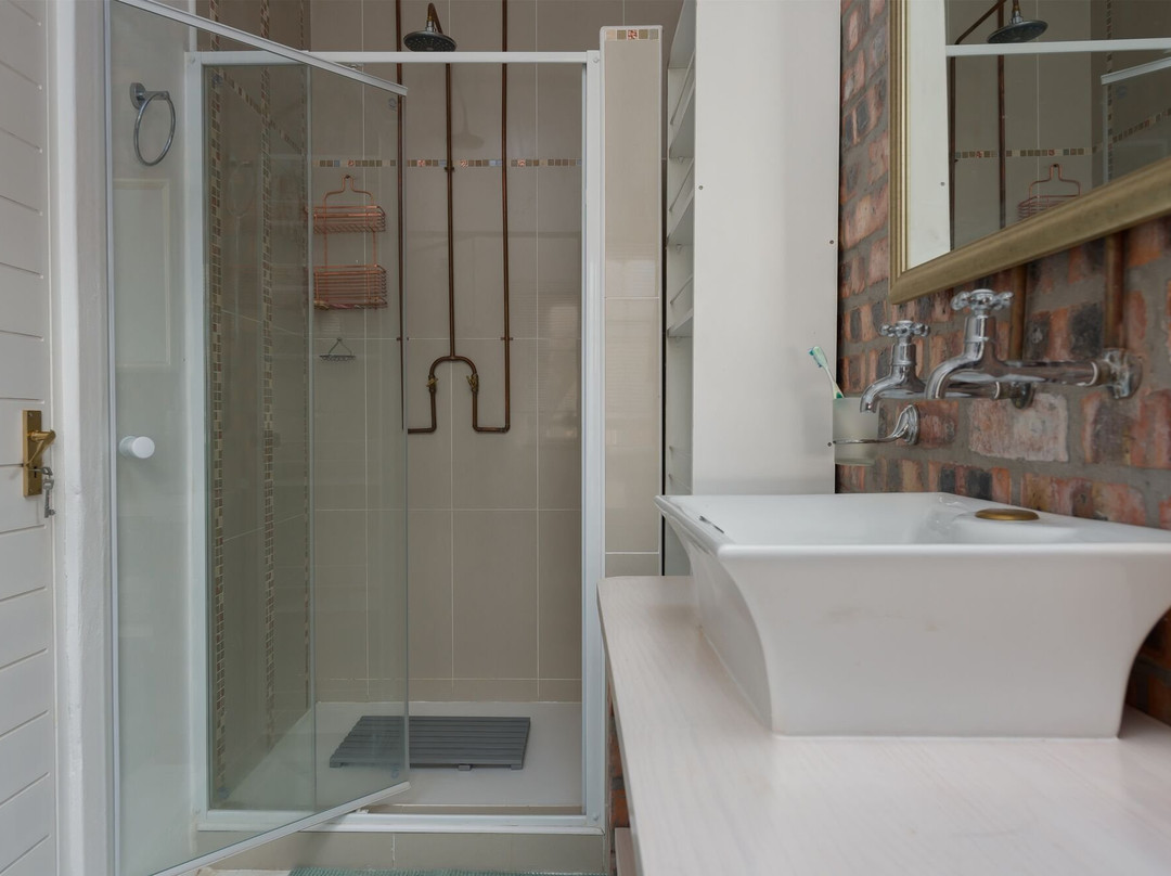 The Gong House主图