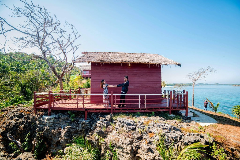 The Log - Gaw Yan Gyi Island