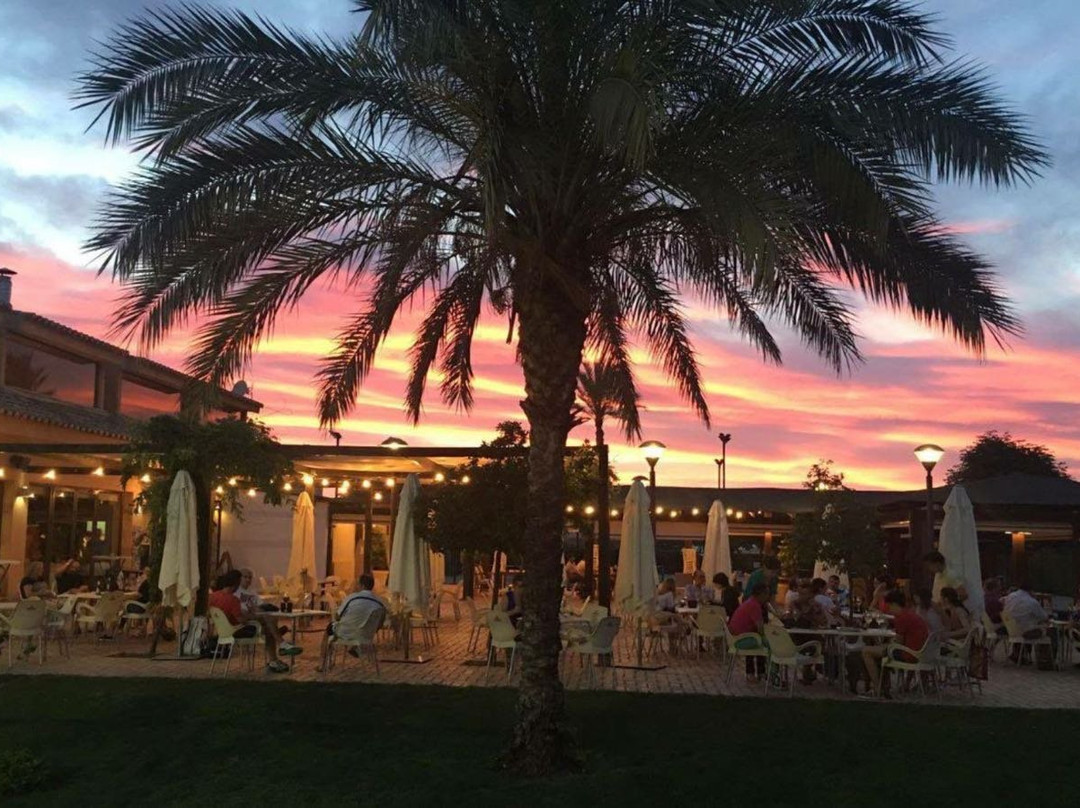 Vegas del Genil餐馆和美食-Restaurante Perico Club de Campo Granada