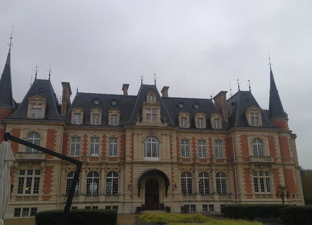 Campus Serge Kampf Les Fontaines主图