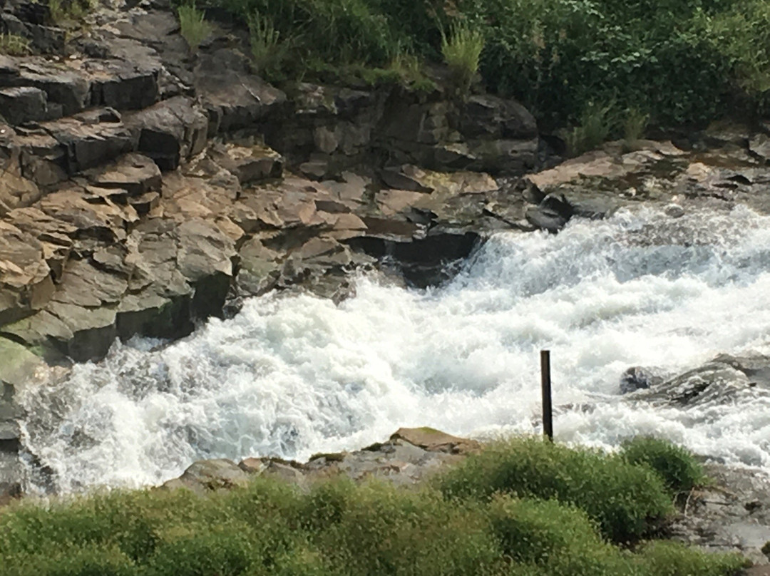 Madhe Ghat Water Fall景点图片