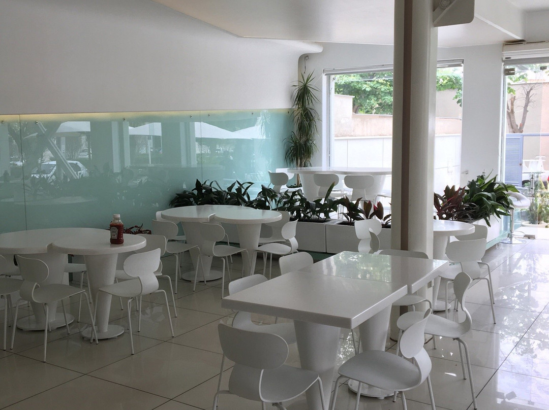 Ardeshiri-ye Bala餐馆和美食-Ayot Fastfood