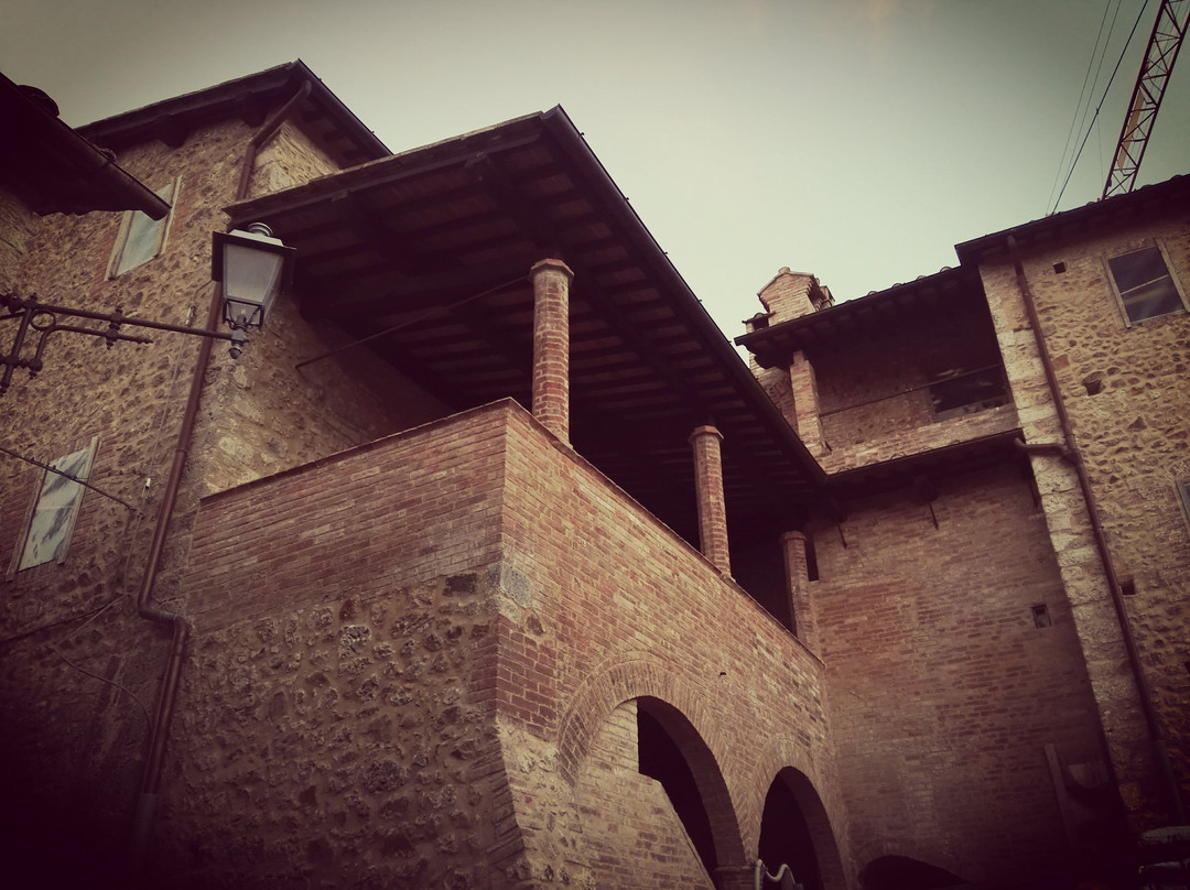 Castello del Poggiarello di Stigliano景点图片