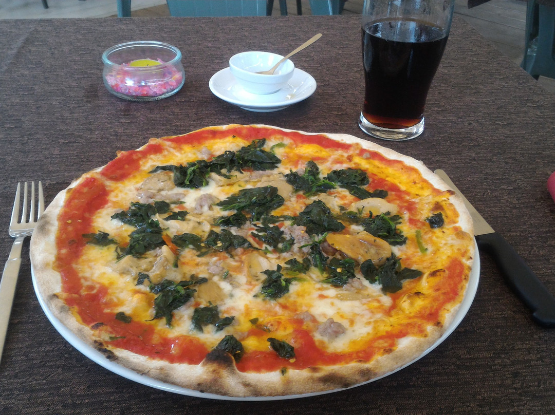 Black Pizzeria American Bar