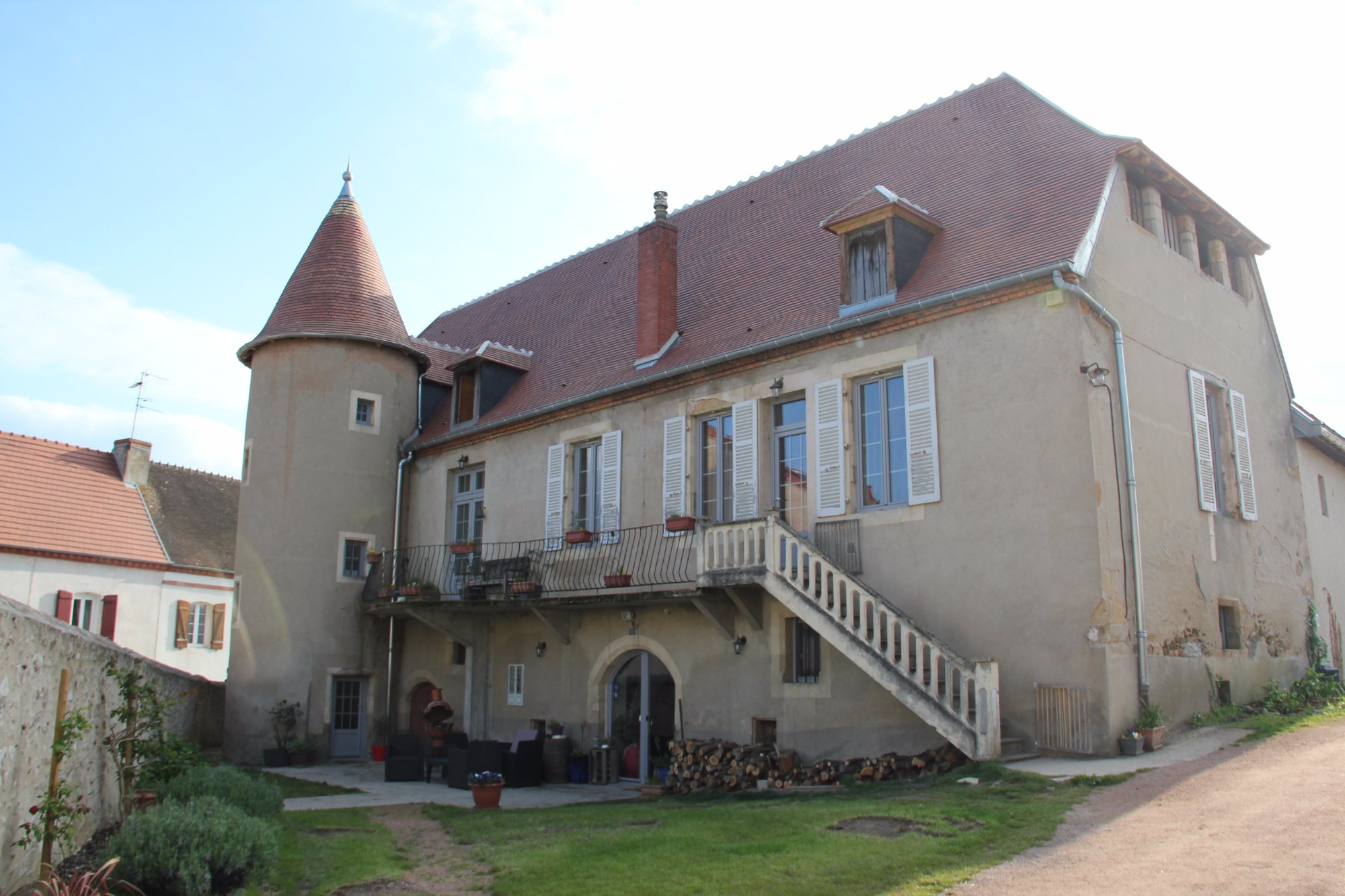 Chateau Besson-官方