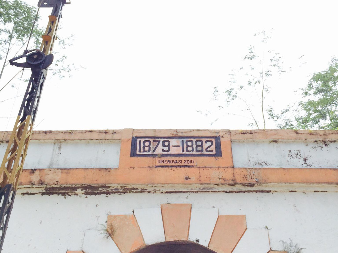 Lampegan Tunnel-Cianjur必去景点