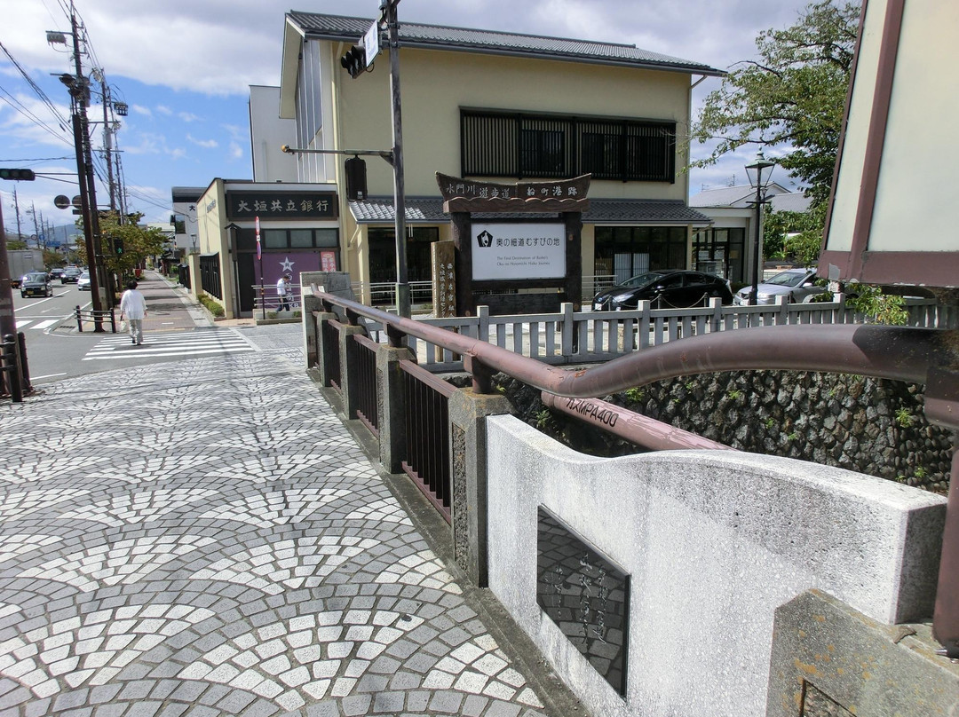 Musubinoike and Sumiyoshi Lighthouse At Okuno Hosomichi