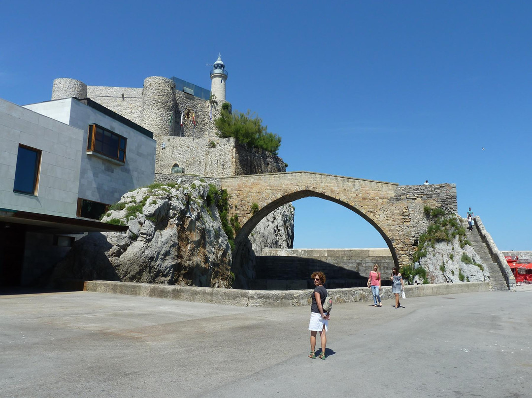 Puente Romano Medieval-Castro Urdiales必去景点