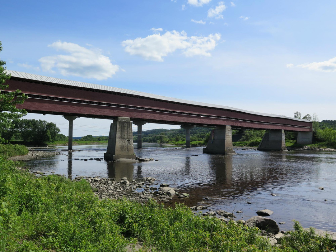 Pont Perrault-Notre-Dame-des-Pins必去景点