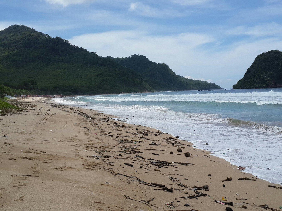 Pantai Pulau Merah-巴纽旺宣必去景点