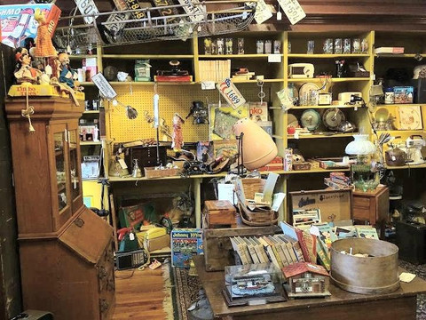 American Classic Antique Mall-穆尔斯维尔必去景点