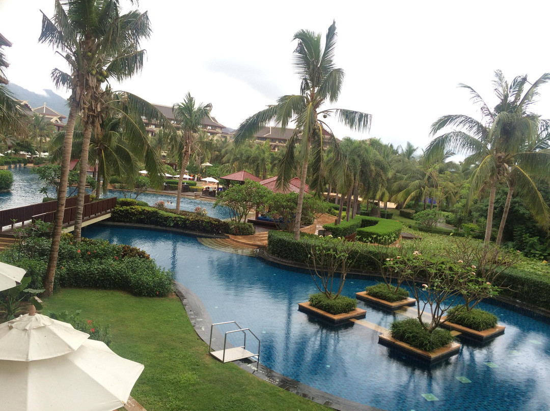 金茂三亚亚龙湾丽思卡尔顿酒店主图