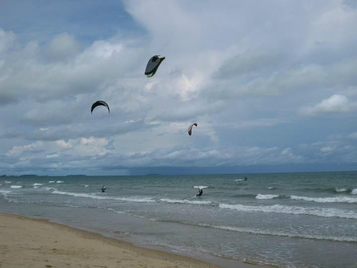 Rayong Kiteboarding School-查蓬必去景点