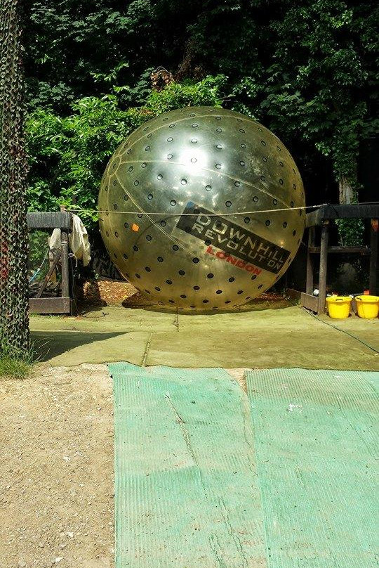 GO Zorbing London景点图片